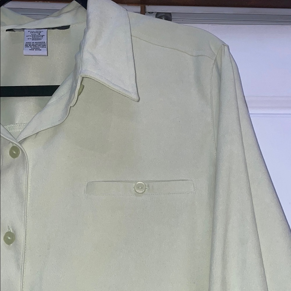 Sag Harbor Pale Green Blouse - Picture 3 of 5
